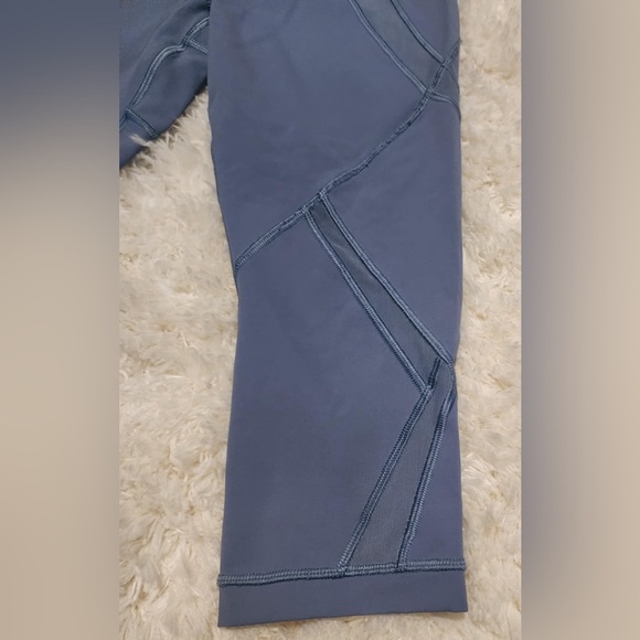 Lululemon Women’s Size 4 Cool To The Street Crop Blue Leggings EUC - Picture 5 of 6